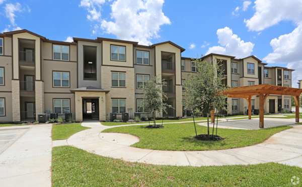 The Curve at Crescent Pointe property